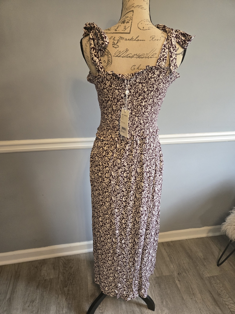 Smocked Floral Maxi Dress in Mauve and Cream - Picture 5 of 6